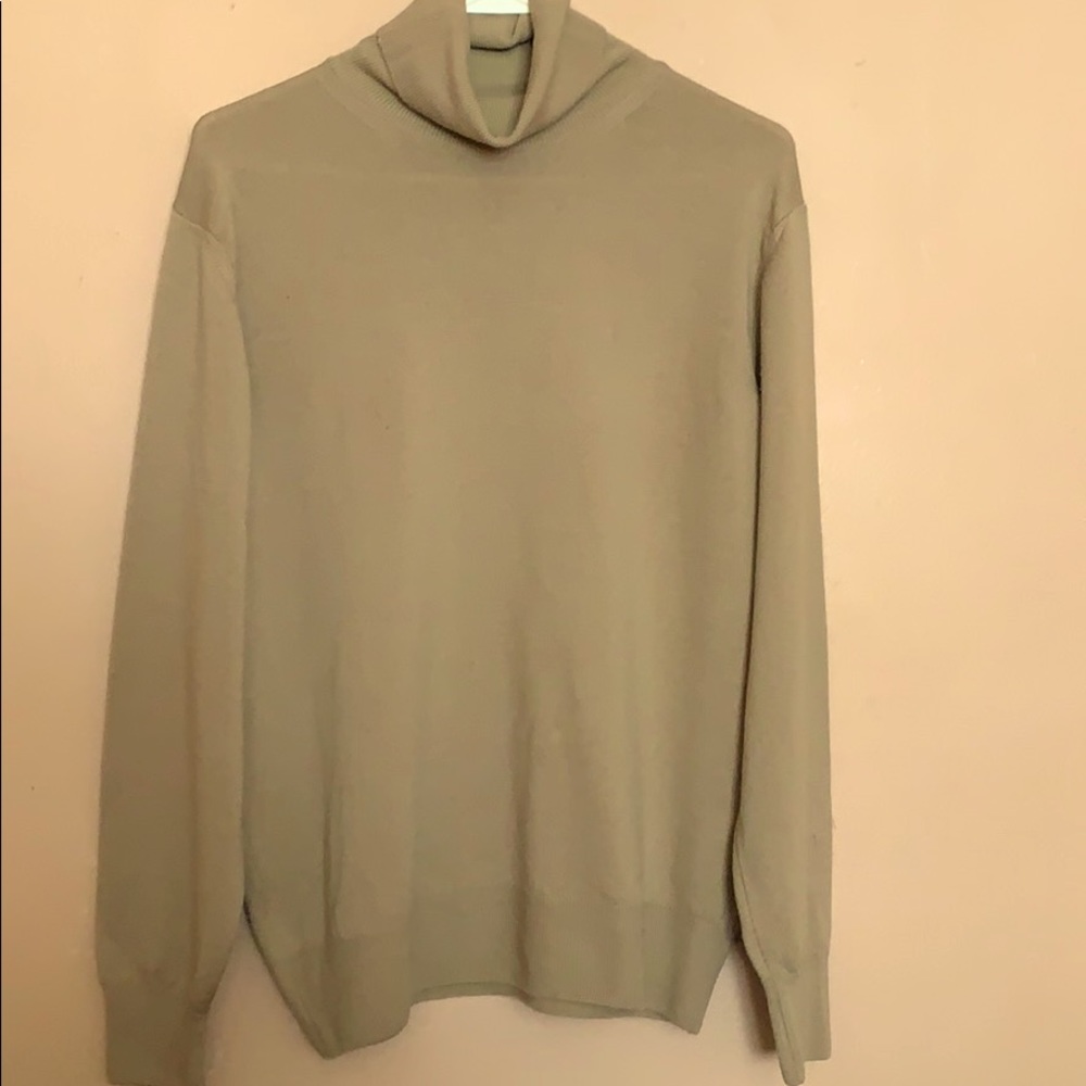 Vintage Saks Fifth Avenue Virgin Wool Turtleneck